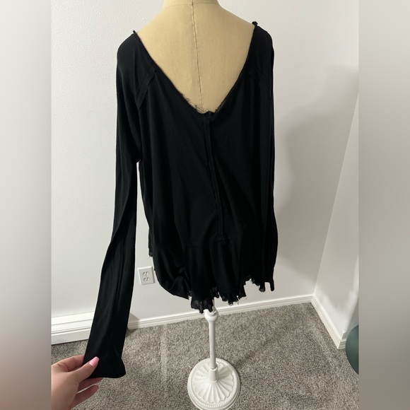 Free people long sleeve distressed top - Picture 3 of 4